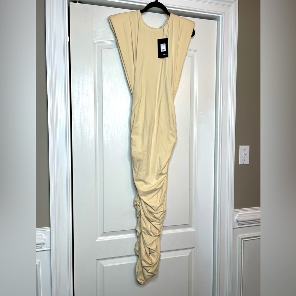 Sleeveless ruching dress